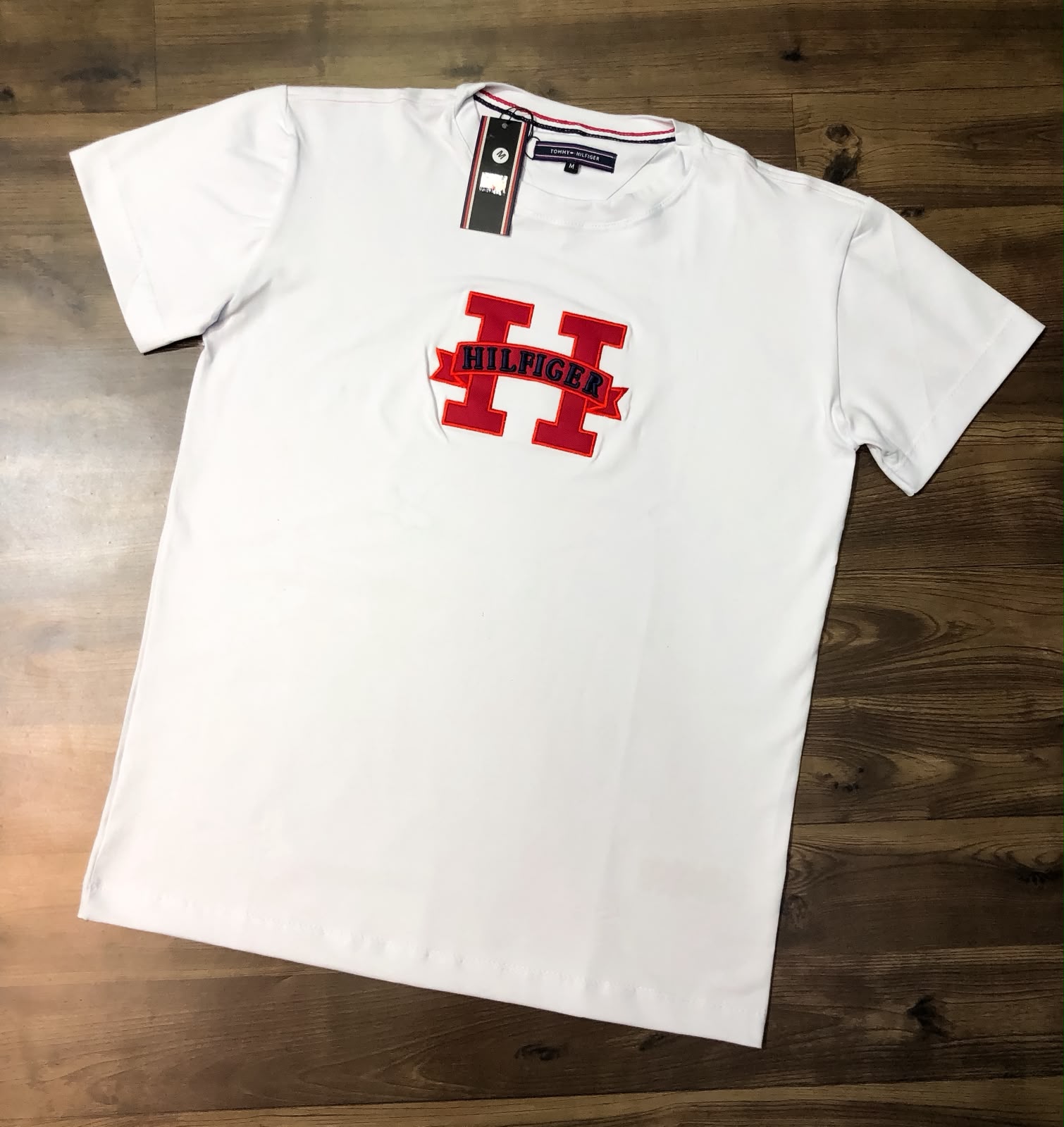 CAMISETA TOMMY (TAMANHOS: M, G, GG)
